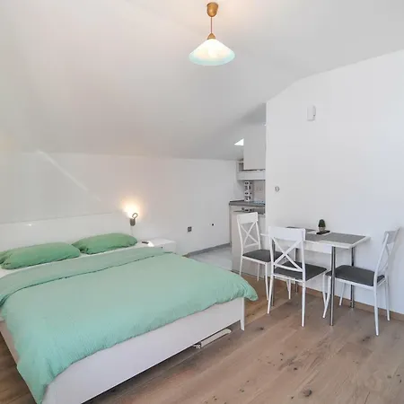 Apartman Helen *